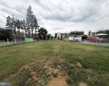 2325 Wilson Boulevard - Photo Thumbnail 22