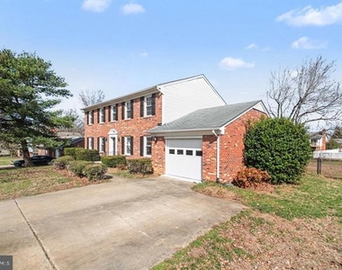 2113 Matthew Lane - Photo Thumbnail 1