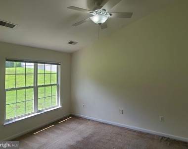 210 Hillside Court - Photo Thumbnail 16