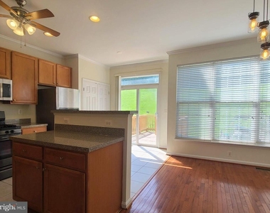 210 Hillside Court - Photo Thumbnail 11