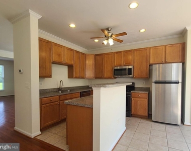 210 Hillside Court - Photo Thumbnail 13