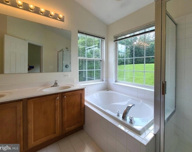 210 Hillside Court - Photo Thumbnail 19