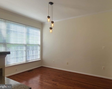 210 Hillside Court - Photo Thumbnail 10
