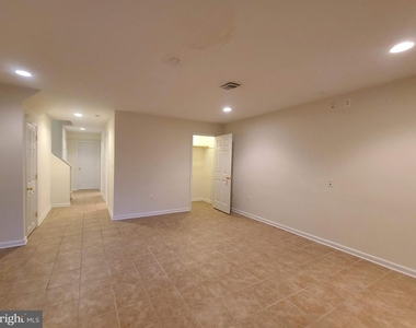 210 Hillside Court - Photo Thumbnail 24