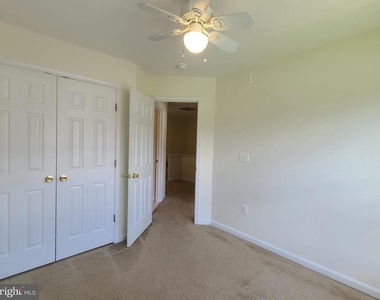 210 Hillside Court - Photo Thumbnail 21