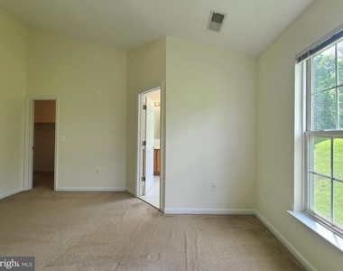 210 Hillside Court - Photo Thumbnail 18
