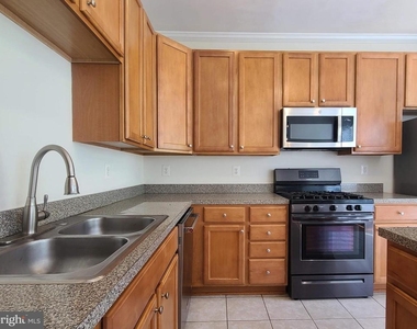 210 Hillside Court - Photo Thumbnail 14