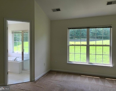 210 Hillside Court - Photo Thumbnail 17