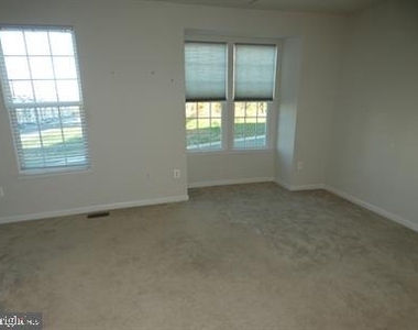 6304 Crittenden Lane - Photo Thumbnail 4