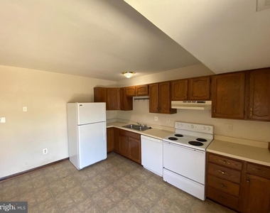 5145 Cottonwood Court - Photo Thumbnail 7