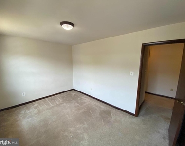 5145 Cottonwood Court - Photo Thumbnail 12