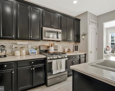 10613 Bristow Station Drive - Photo Thumbnail 20