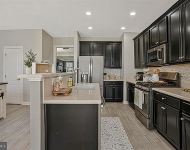 10613 Bristow Station Drive - Photo Thumbnail 17