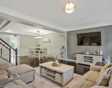 10613 Bristow Station Drive - Photo Thumbnail 13