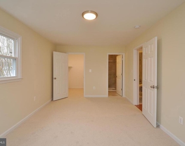 14006 Mapledale Avenue - Photo Thumbnail 5