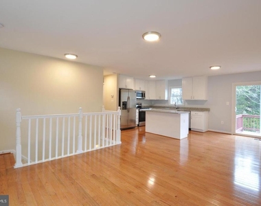 14006 Mapledale Avenue - Photo Thumbnail 2