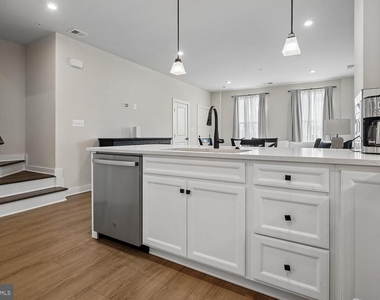 1660 Kirkman Street - Photo Thumbnail 11