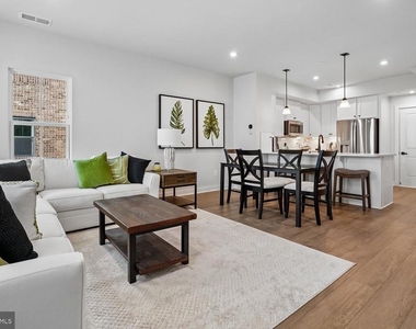 1660 Kirkman Street - Photo Thumbnail 2