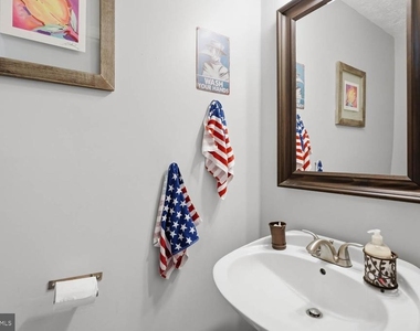 12844 Valleyhill Street - Photo Thumbnail 13