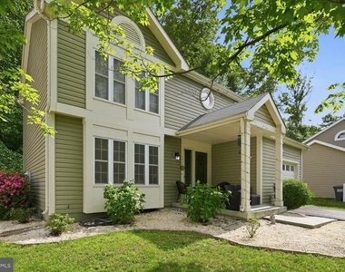 12844 Valleyhill Street - Photo Thumbnail 23