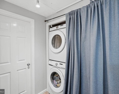 12844 Valleyhill Street - Photo Thumbnail 17