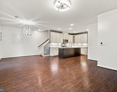 13913 Hollow Wind Way - Photo Thumbnail 6