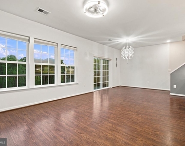 13913 Hollow Wind Way - Photo Thumbnail 5
