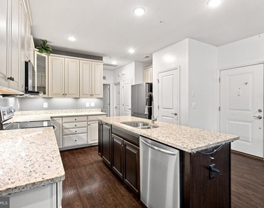 13913 Hollow Wind Way - Photo Thumbnail 12