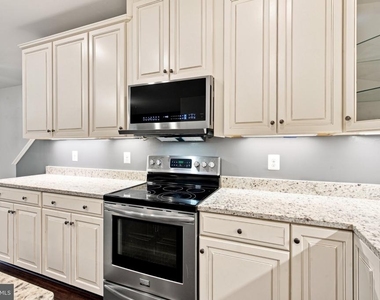 13913 Hollow Wind Way - Photo Thumbnail 14