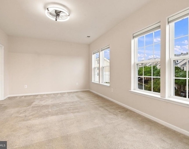 13913 Hollow Wind Way - Photo Thumbnail 21