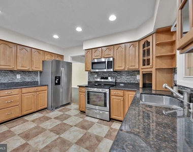 203 Markwood Drive - Photo Thumbnail 13