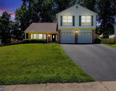 203 Markwood Drive - Photo Thumbnail 2
