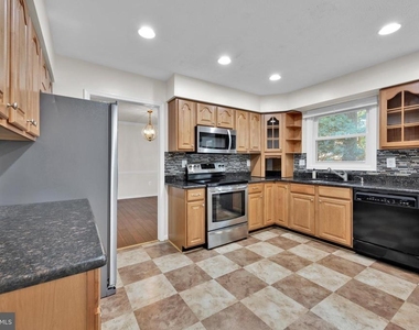 203 Markwood Drive - Photo Thumbnail 11