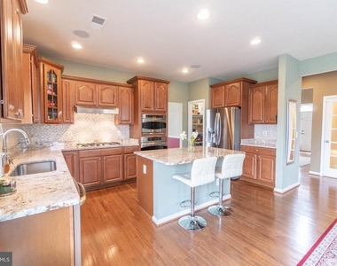 21934 Blackheath Way - Photo Thumbnail 13