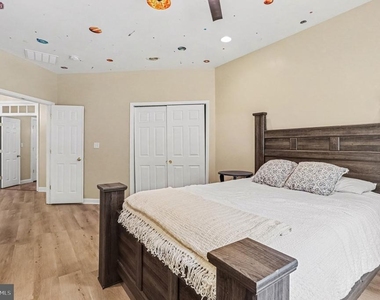 520 Oak Grove Drive - Photo Thumbnail 5