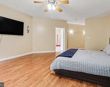 520 Oak Grove Drive - Photo Thumbnail 7