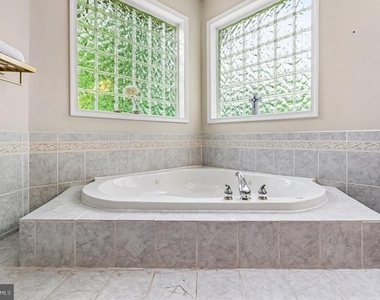 520 Oak Grove Drive - Photo Thumbnail 11