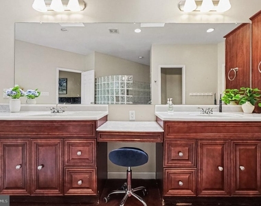 520 Oak Grove Drive - Photo Thumbnail 12
