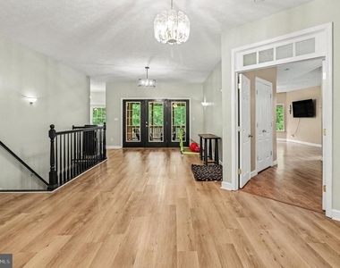 520 Oak Grove Drive - Photo Thumbnail 2