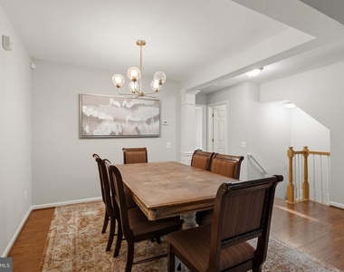 1122 Cypress Tree Place - Photo Thumbnail 9