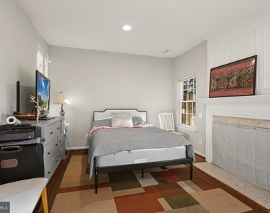 1122 Cypress Tree Place - Photo Thumbnail 7