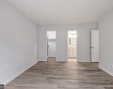 10223 Valentino Drive - Photo Thumbnail 21