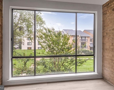 10223 Valentino Drive - Photo Thumbnail 2
