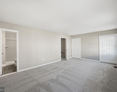 7978 Revenna Lane - Photo Thumbnail 14