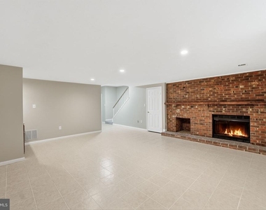 7978 Revenna Lane - Photo Thumbnail 23