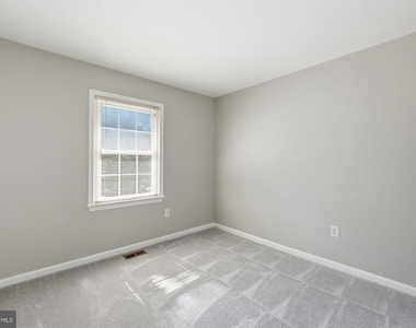 7978 Revenna Lane - Photo Thumbnail 19
