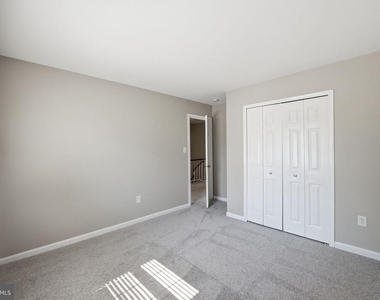 7978 Revenna Lane - Photo Thumbnail 18