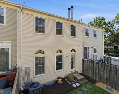 7978 Revenna Lane - Photo Thumbnail 3