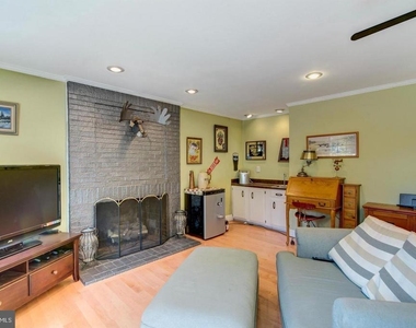 8857 Glenridge Court - Photo Thumbnail 14