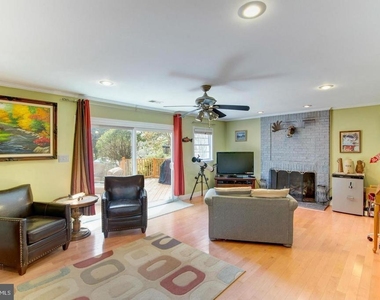 8857 Glenridge Court - Photo Thumbnail 13